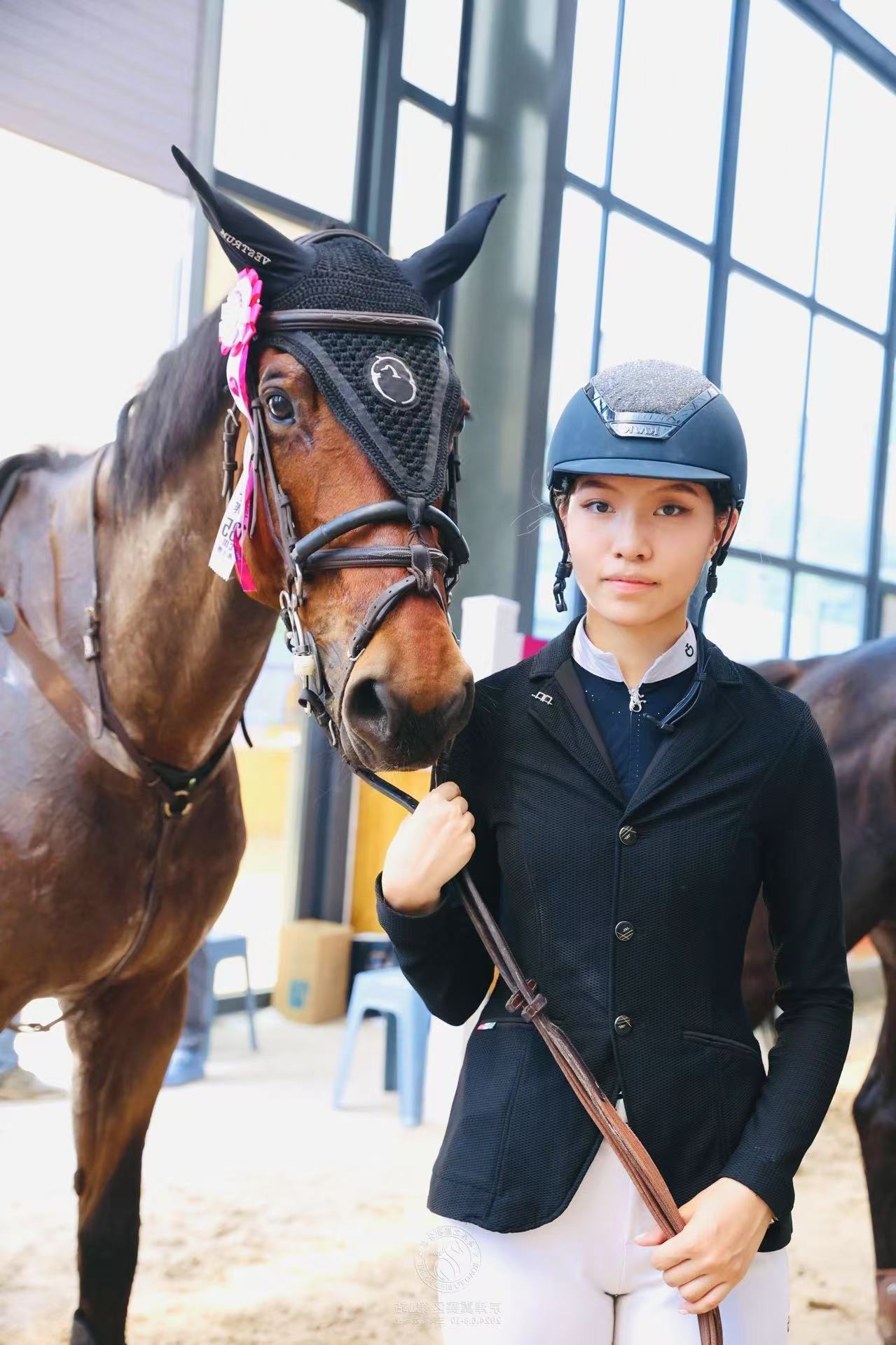 Picture of Kerry with her horse