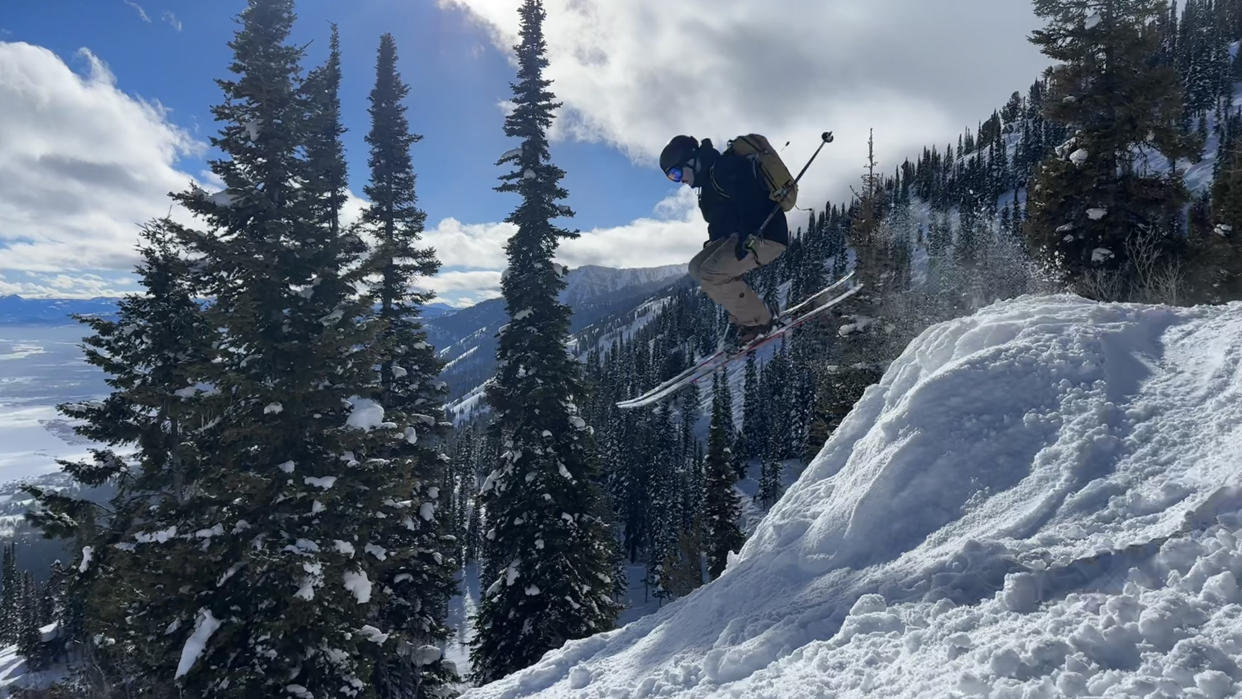 Milo Zurn-Galinsky skiing