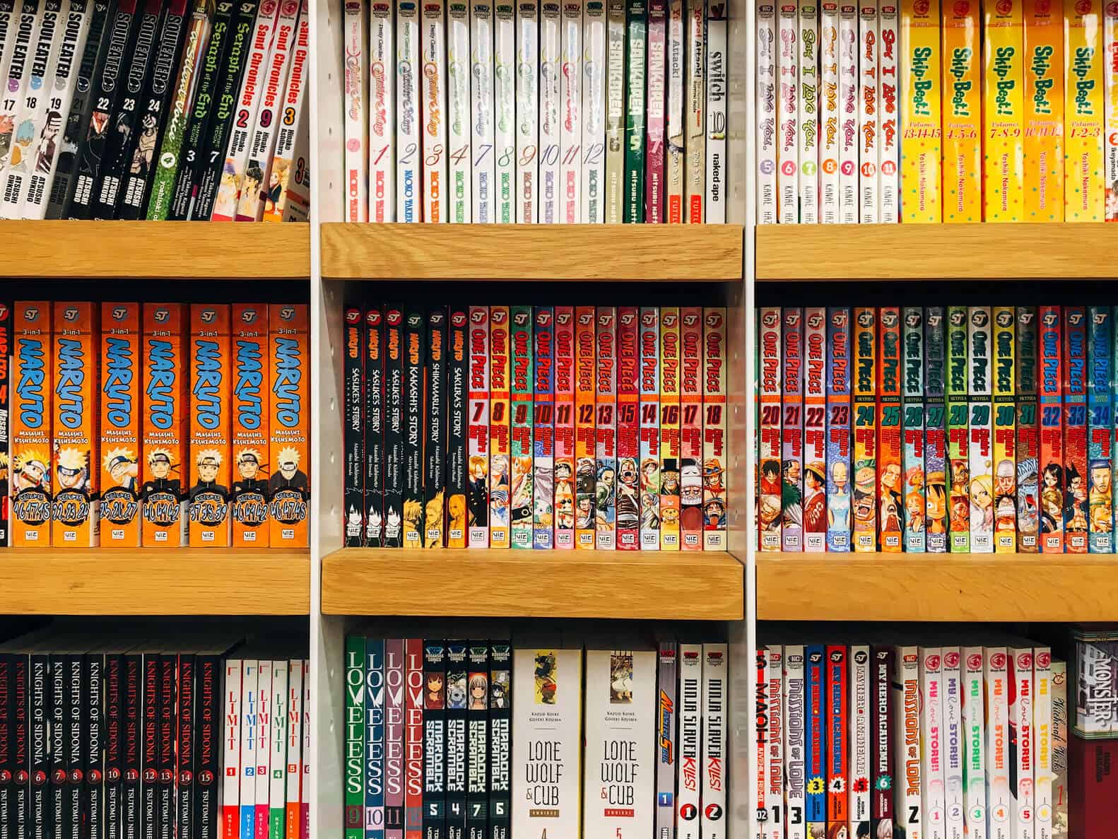 A picture of a wall of mangas