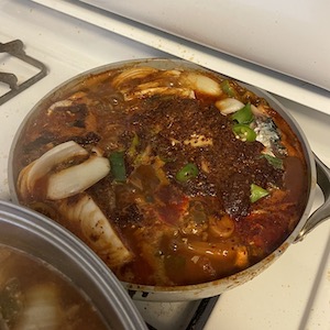photo of boiling Godeungeo Kimchi Jjim